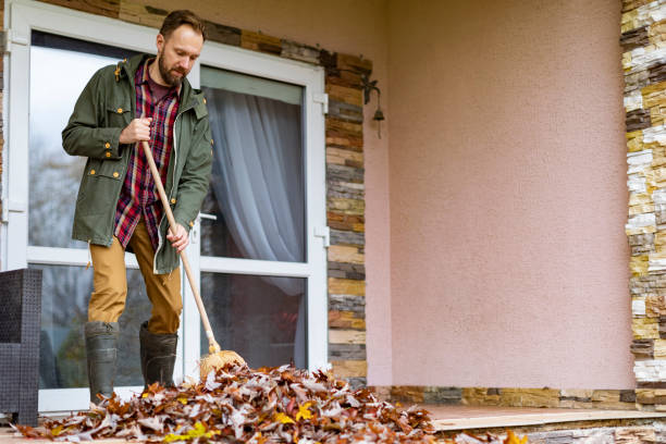 Best Commercial Cleanout Services  in North Yelm, WA